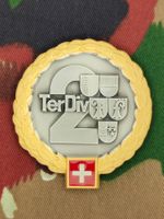 Béretemblem Territorialdivision 2 Goldkranz, Variante 2