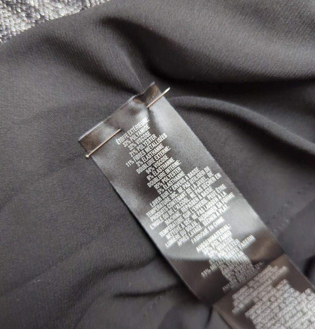 Ted Baker Vestiti: Robe Ted Baker - Noir avec étoiles argentées - Taille M – Nuovo (secondo la descrizione) da Le Locle venduto da Threads_CH 2