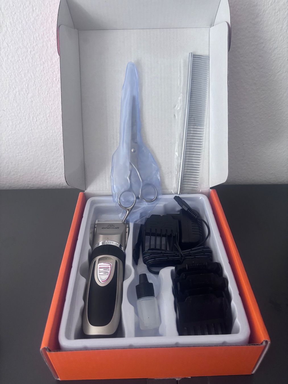 Pflegeprodukte & Putzartikel: Oneisall Hunde-Schermaschine – Neu und originalverpackt aus Seuzach von Max1212