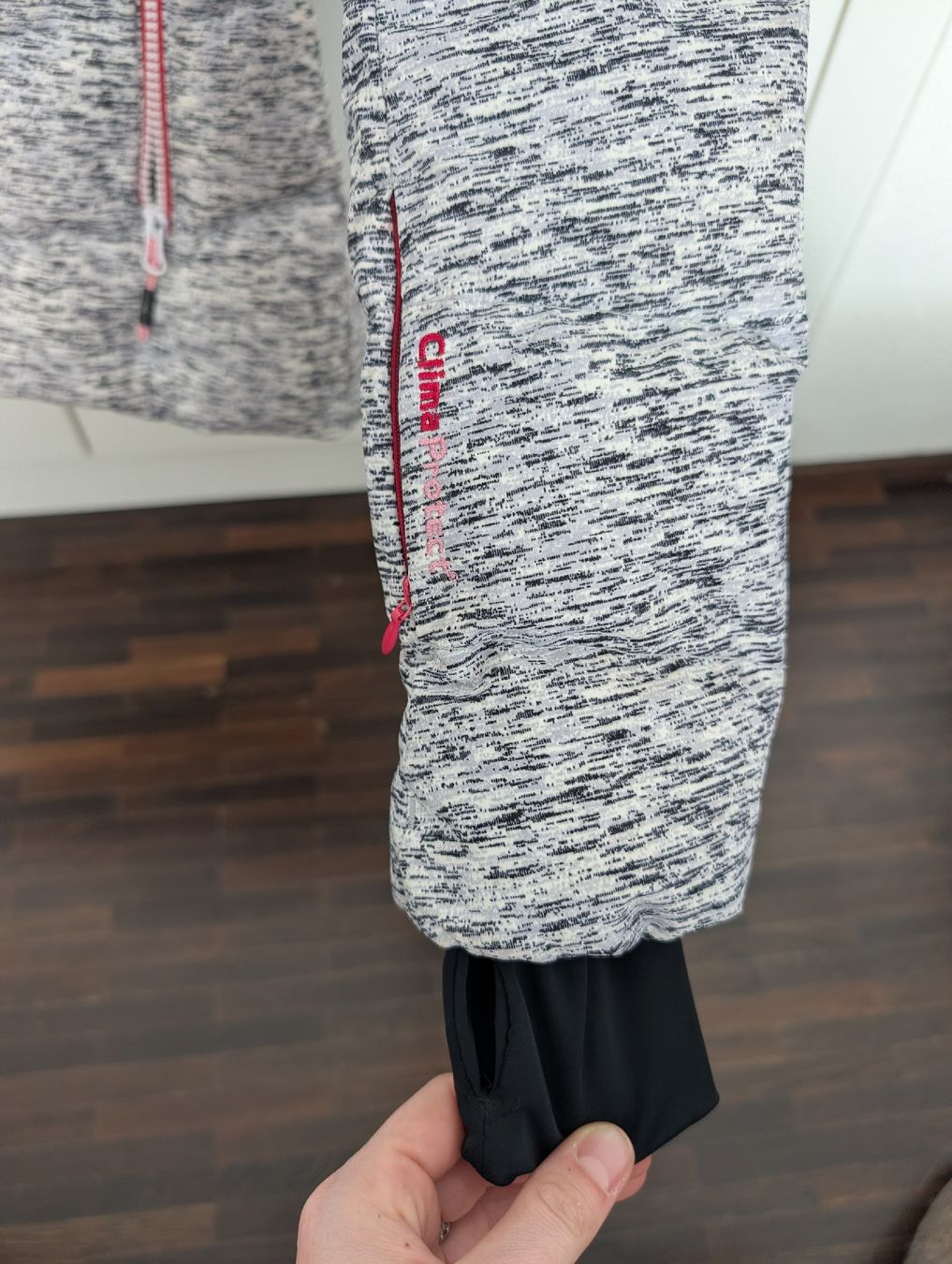 CMP Giacche: CMP grey white and pink ski jacket XS  – Usato da Horgen venduto da nfo_8dpy 1