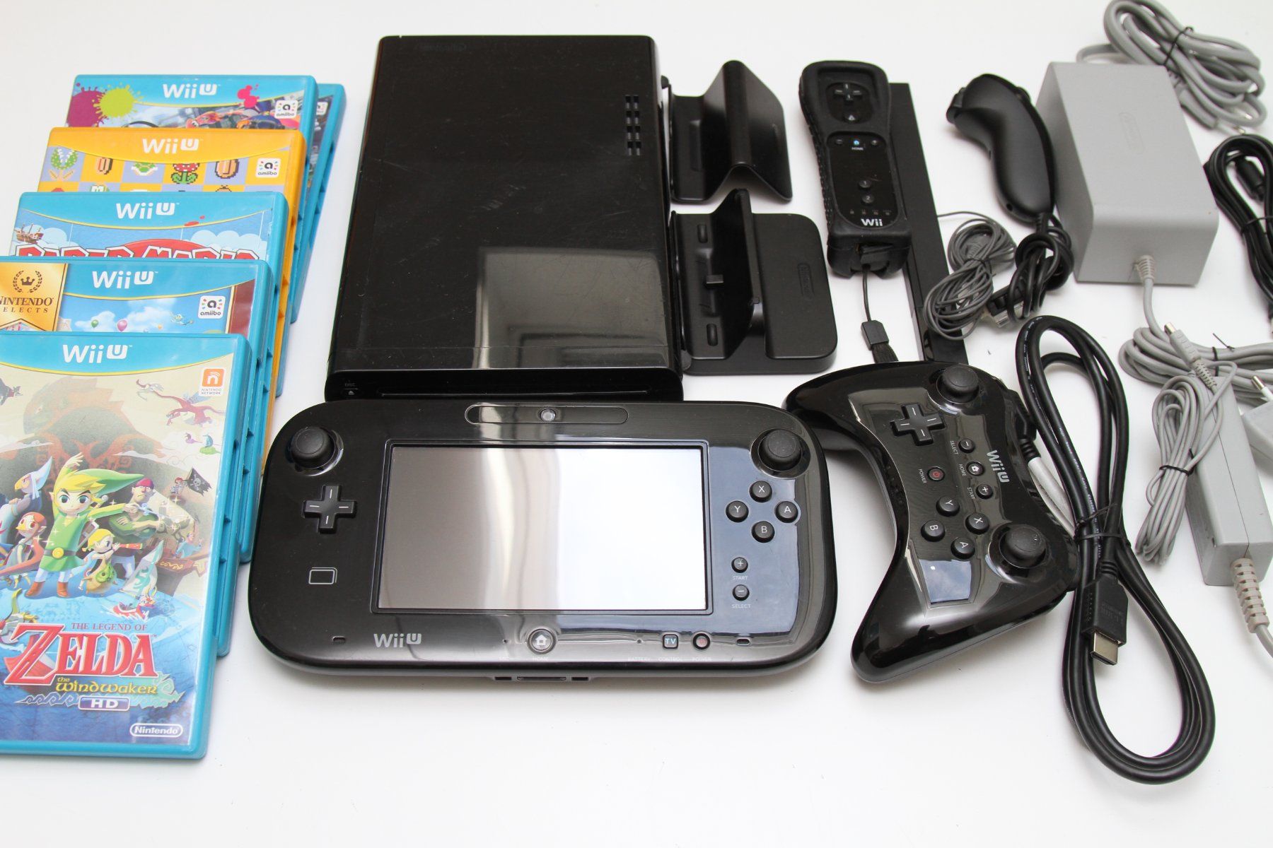 Nintendo Consoles: Nintendo Wii U Konsole mit Spielen – D'occasion à Basel par camelot99