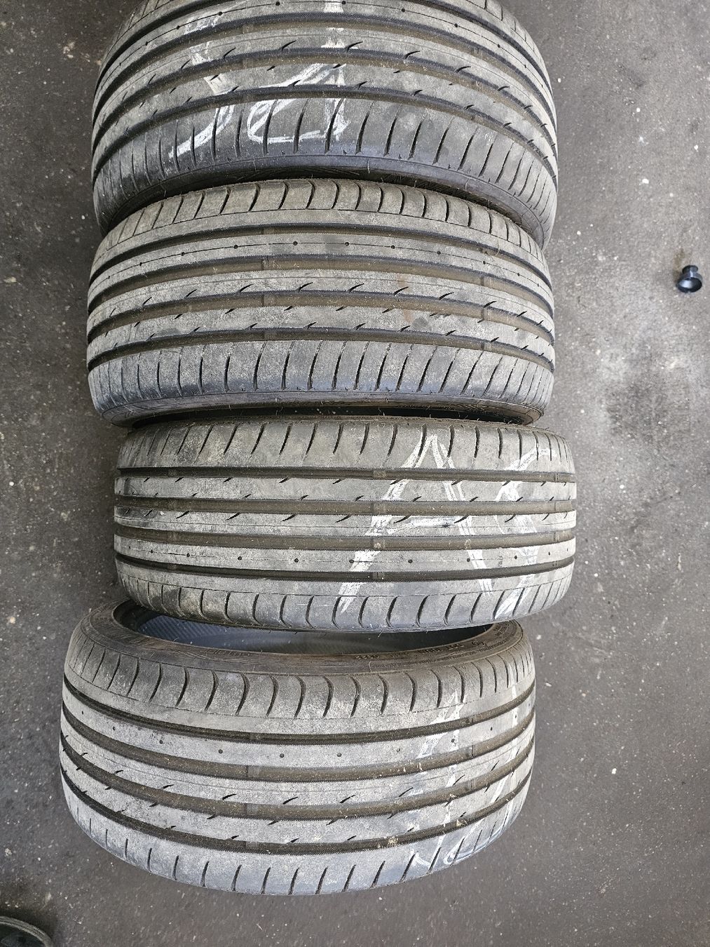 Pneumatici & Ruote complete: Sommerpneu  205 40 R17 – Usato da Wohlen AG venduto da mmuell111