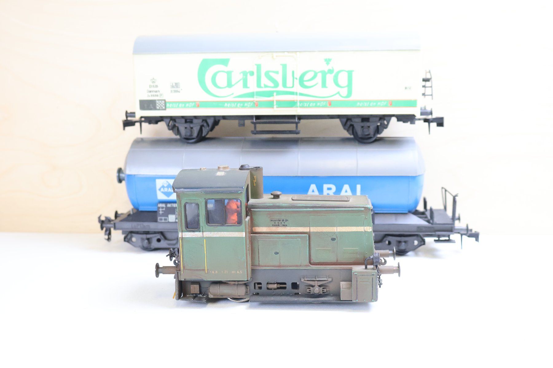 Lima Modelleisenbahnen: Lima "Gesupert" Rangierlok & Wagen Set - Spur 0 – Gebraucht aus Winterthur von Monstera 2