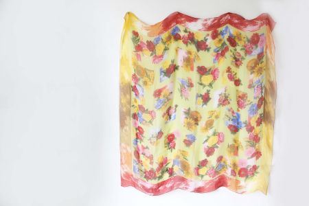 Grosses Musselin-Seidentuch / Grand Foulard / 135 x 140cm