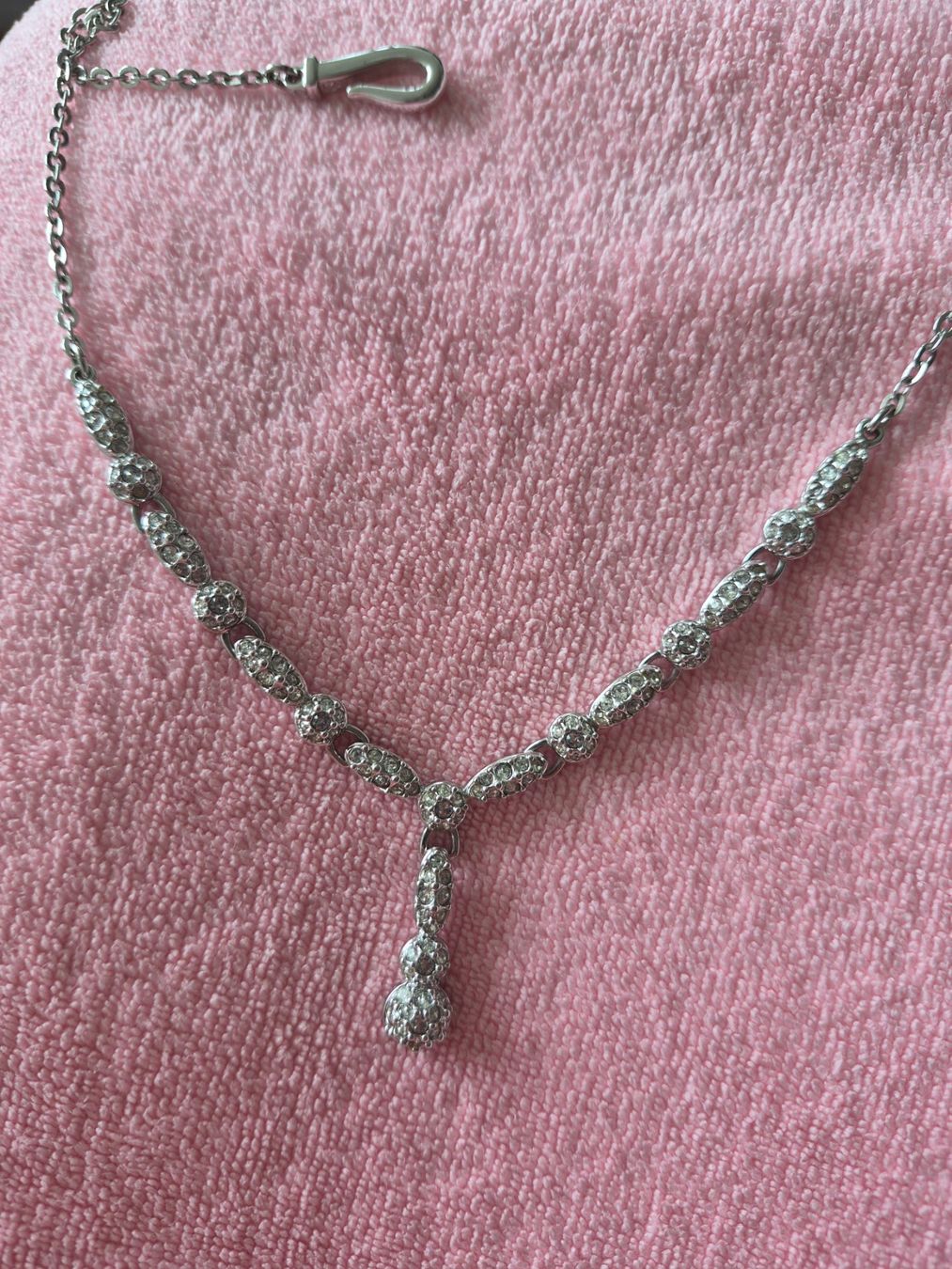 Swarovski Catenine: Swarovski Kette mit Steinen gute Zustand – Nuovo (secondo la descrizione) da Zürich venduto da osa_8phv 2