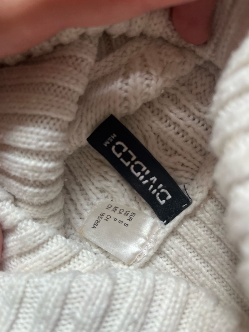 H&M Maglioni & Felpe: White H&M Sweater – Usato da Basel venduto da das_7wzs 2