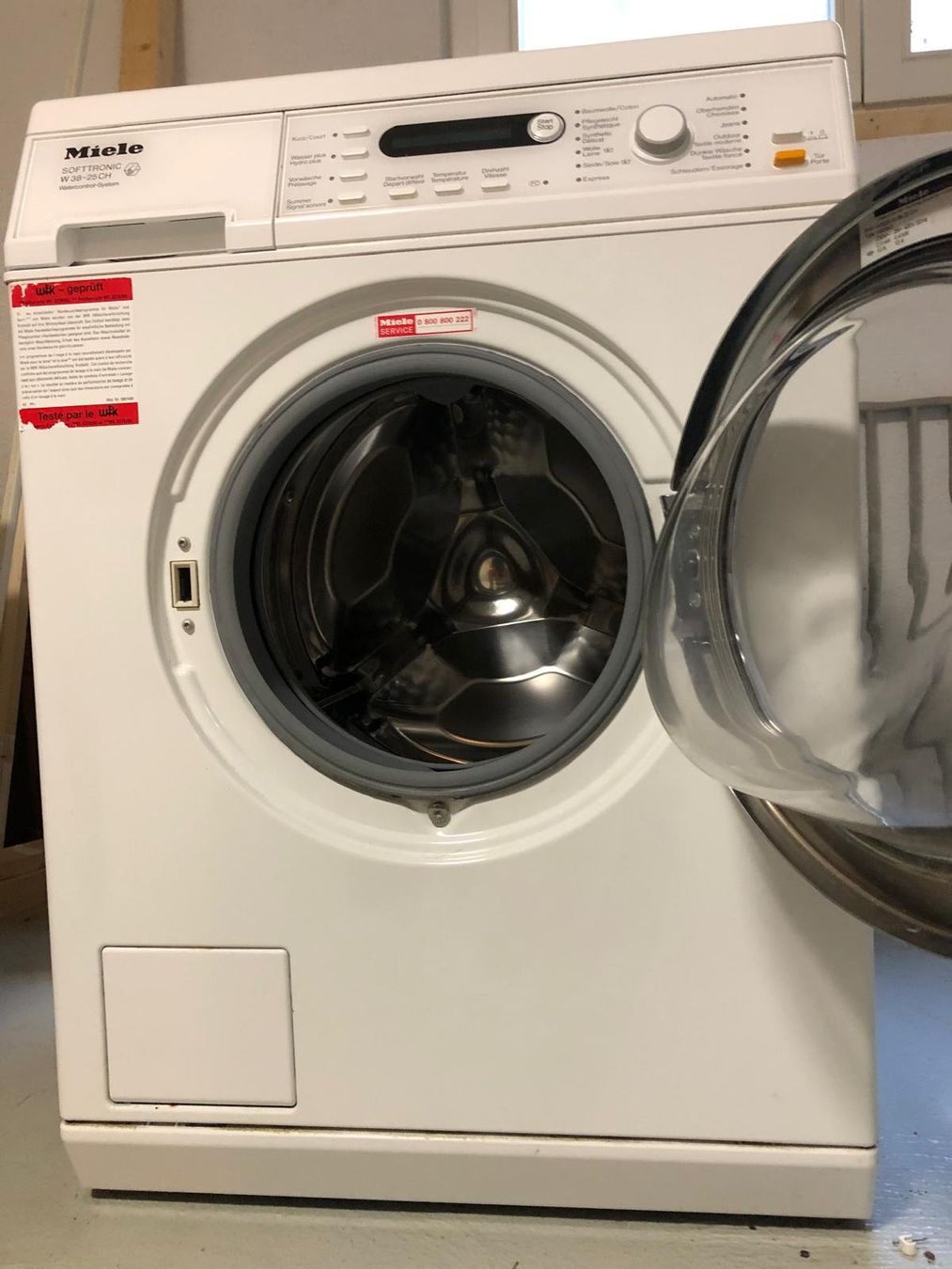 Miele Lavatrici: Waschmaschine Miele W3825CH – Usato da Döttingen venduto da Coolby1