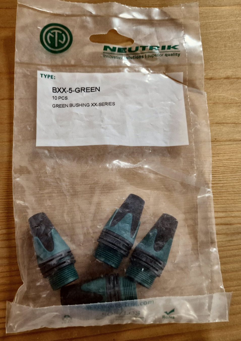 Neutrik Cavi: Neutrik XLR Cable Sleeves - 46pcs – Nuovo e nell'imballaggio originale da Zofingen venduto da Rodeln 3