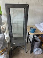 IKEA Fabrikör Glasvitrine mit eingebautem Licht