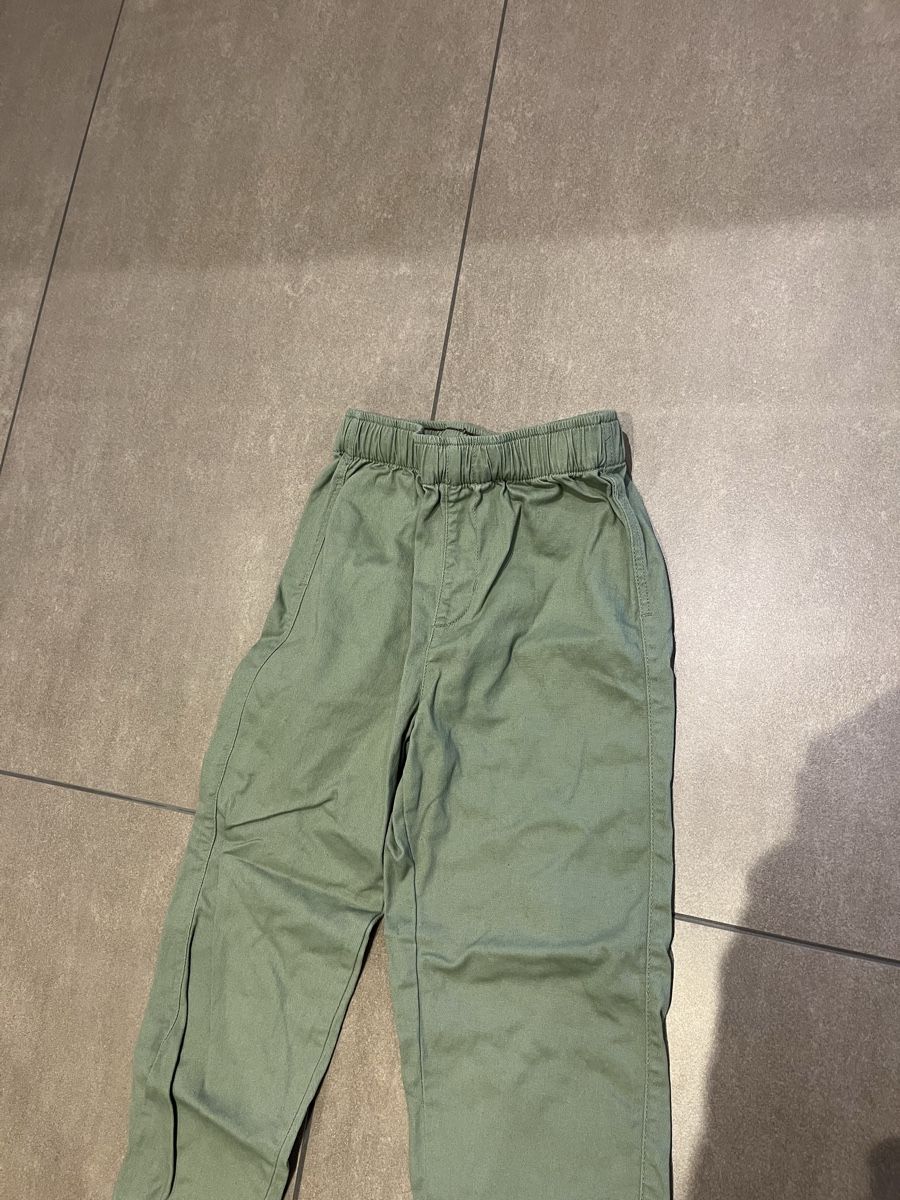 H&M Pantaloni: ***H&M*** NEU: Jogger Pants Gr. 122 – Nuovo (secondo la descrizione) da Volketswil venduto da Kephren 1