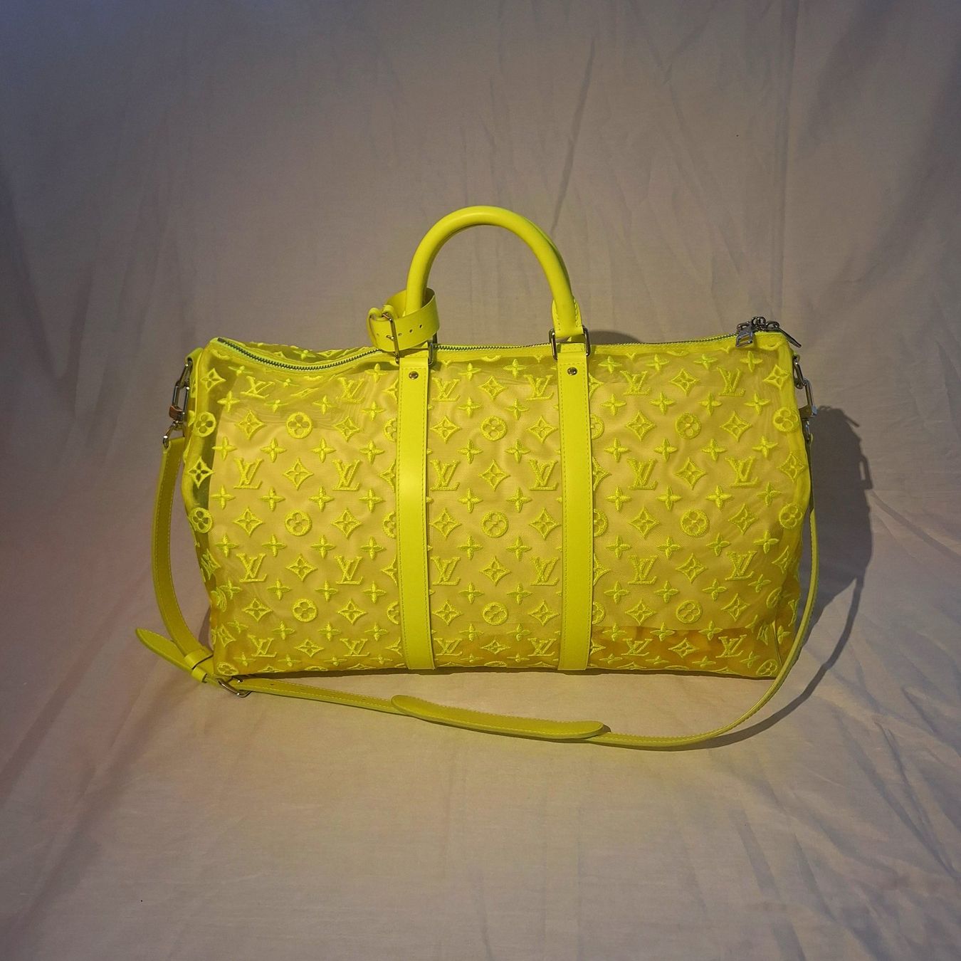 Louis Vuitton Taschen: Louis Vuitton Keepall 50 / Neon Yellow Mesh / Virgil Abloh – Gebraucht aus Kilchberg ZH von mrmame 1