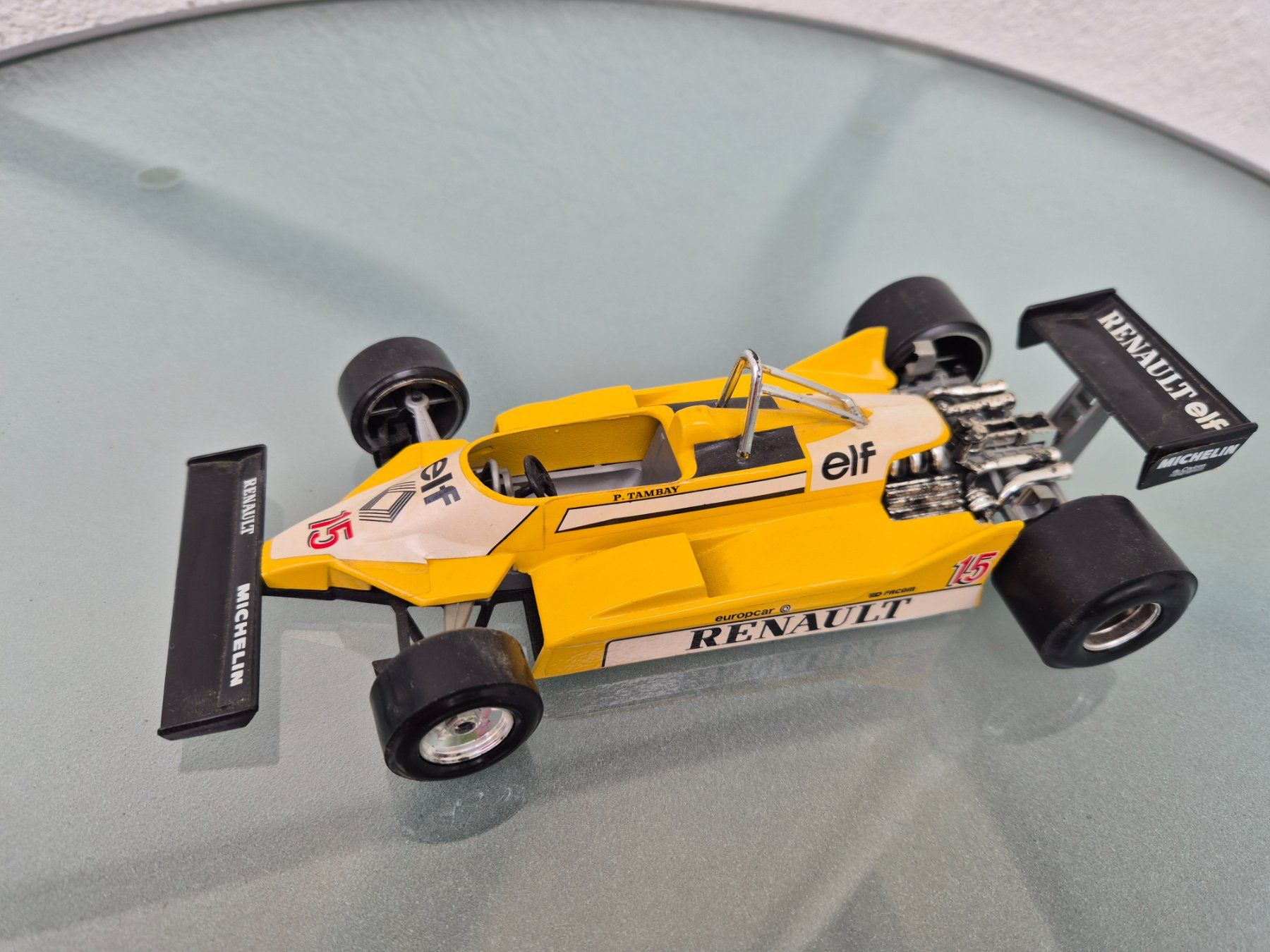 Renault Modellini d'auto: Renault Re 32 Patrick Tambay von Burago. – Usato da Oberbuchsiten venduto da laffite54 3