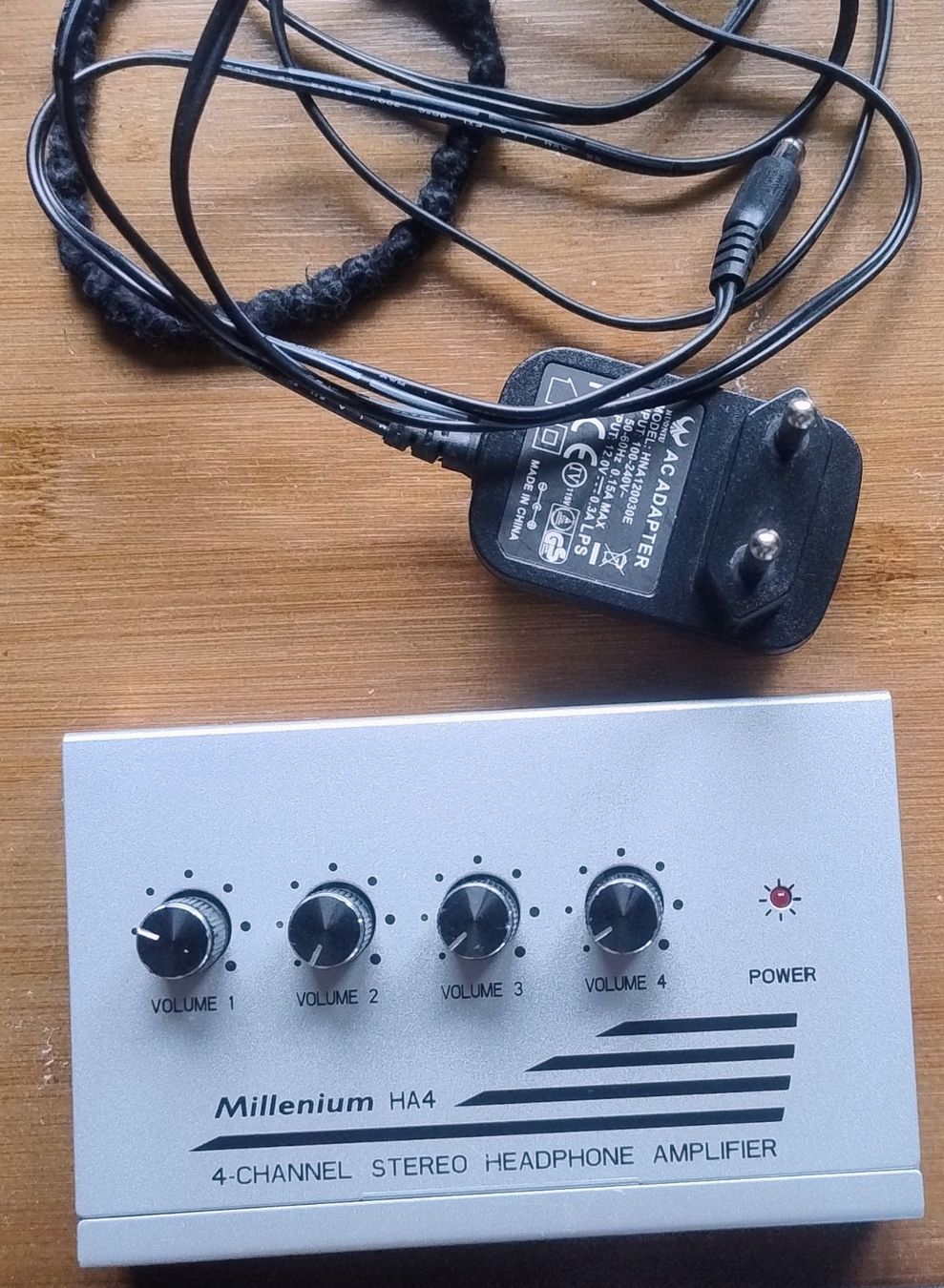 Amplificatori: MA400 headphone amplifier  + Millennium HA4 4 channel headph – Usato da Bellinzona venduto da Notturno13