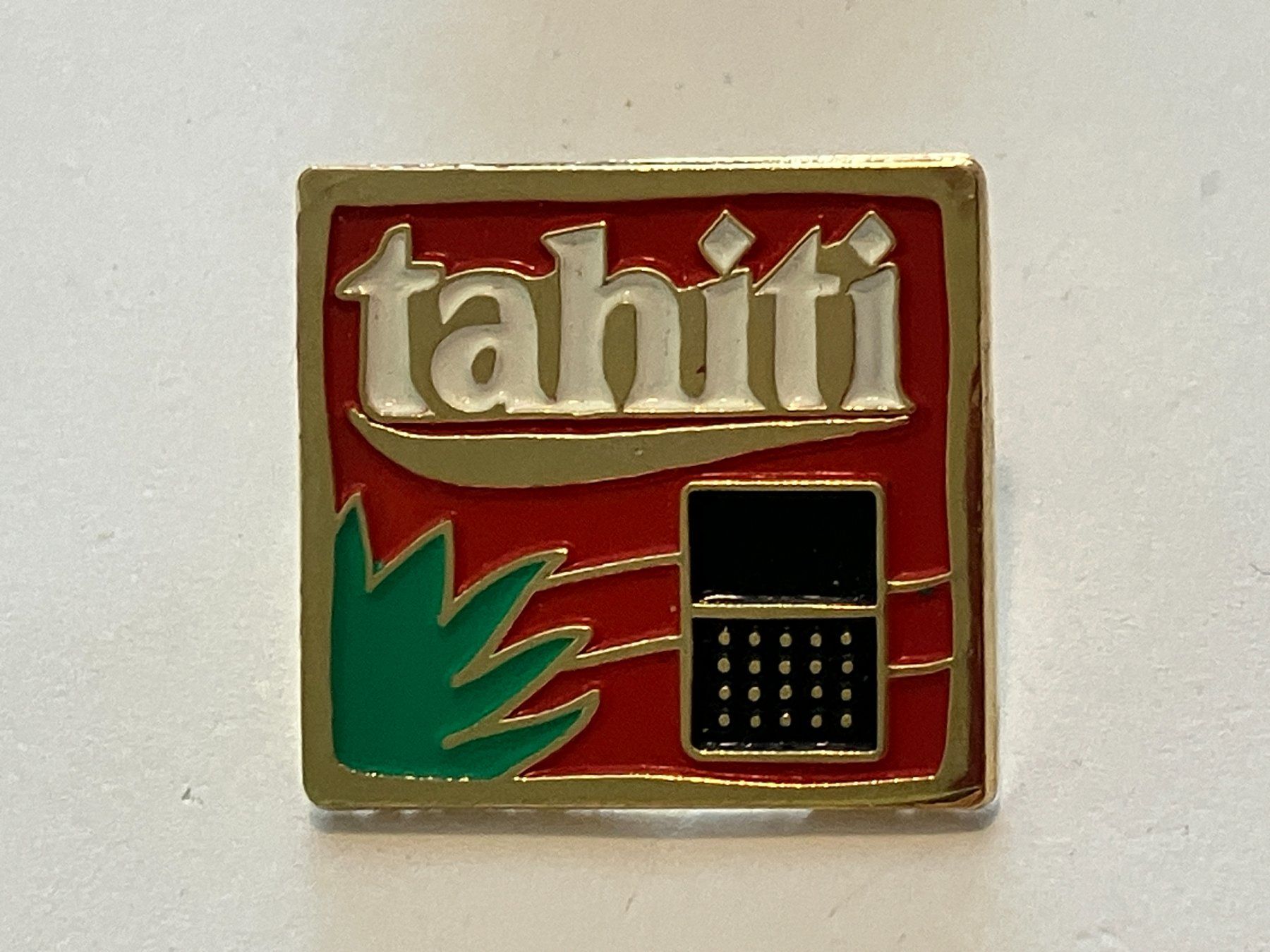 Plaketten & Abzeichen: 1 Pin Tahiti – Gebraucht aus Basel von djwwpp