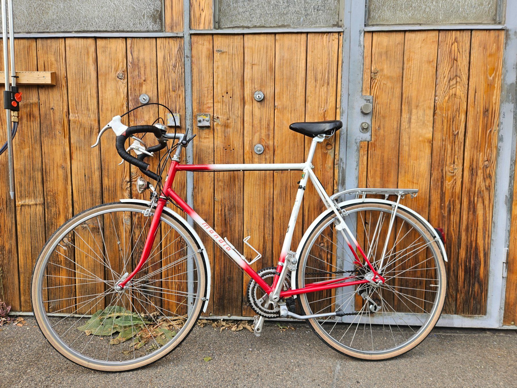 Mondia Biciclette: Vintage Rennvelo Mondia Citybike – Usato da Winterthur venduto da Dsc3
