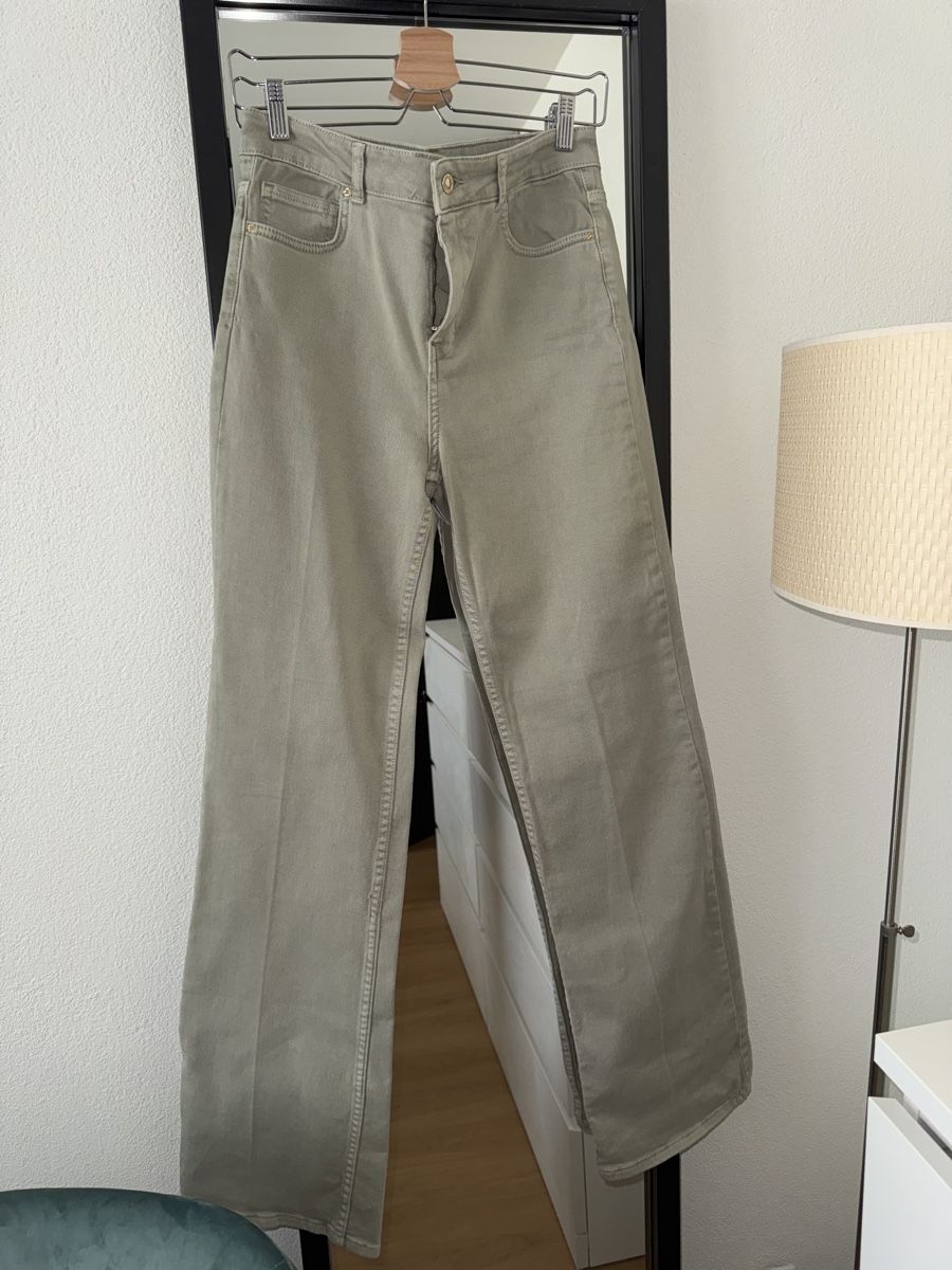 Zara Jeans: Zara flared jeans – Nuovo e nell'imballaggio originale da Zürich venduto da VittoDS