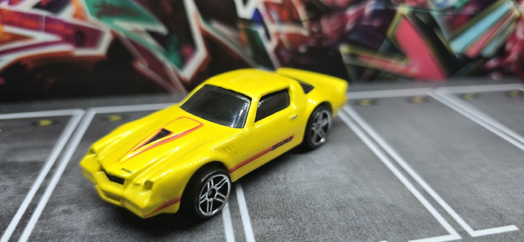 Hot Wheels Modellini d'auto: Hot Wheels Chevrolet Camaro – Nuovo (secondo la descrizione) da Frauenfeld venduto da ufo_yk6c