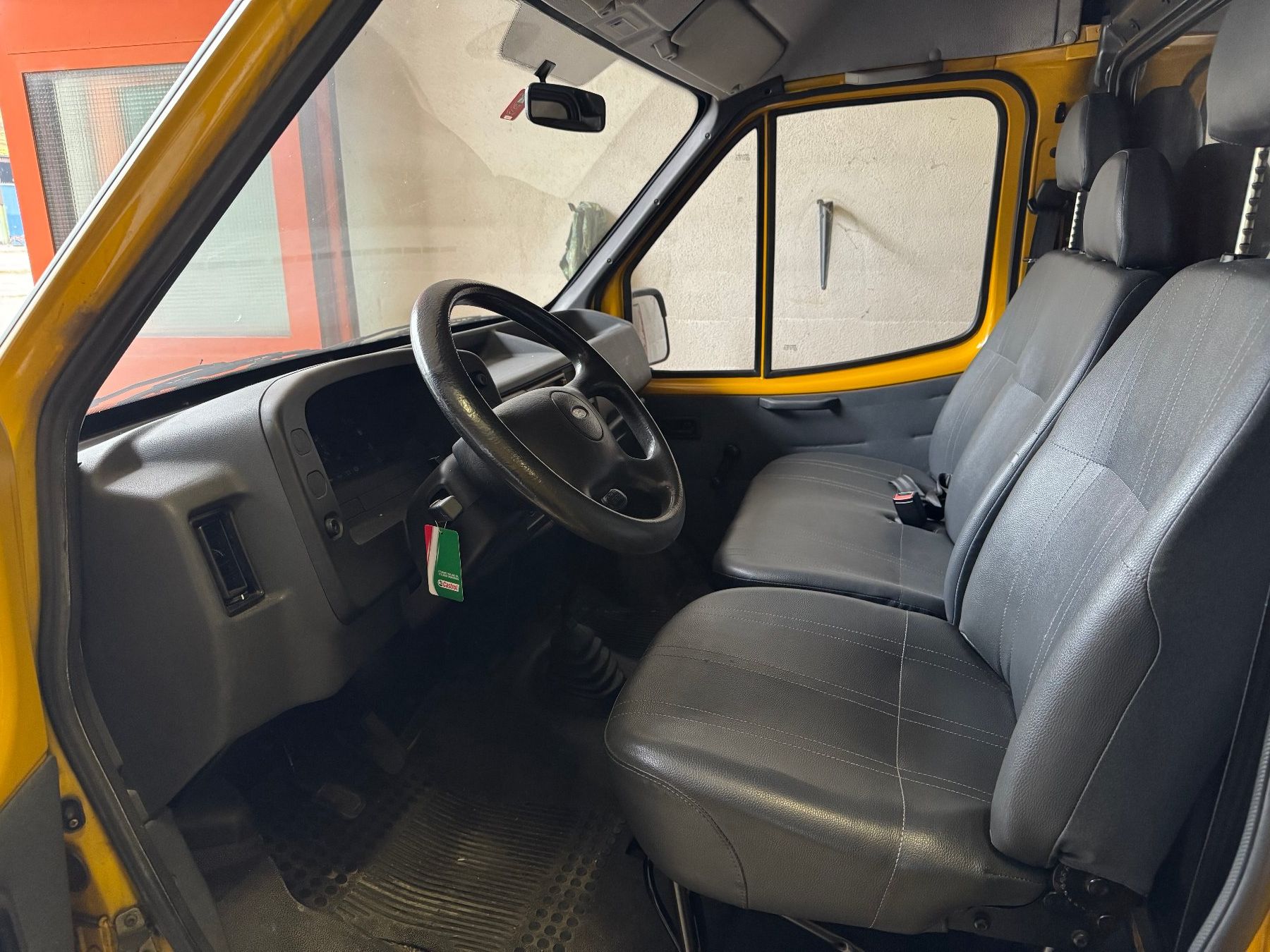 Ford Transit 100L Lieferwagen (Gebraucht) in Schaffhausen für CHF 3800 ...