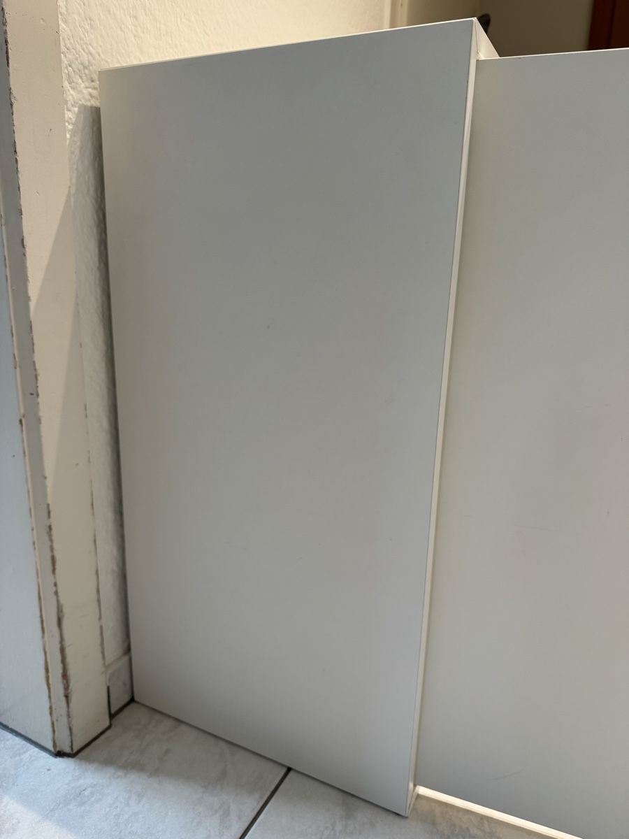 Cassettiere: IKEA EKET Regal mit Türen – Usato da Rotkreuz venduto da luk_xrb2 3