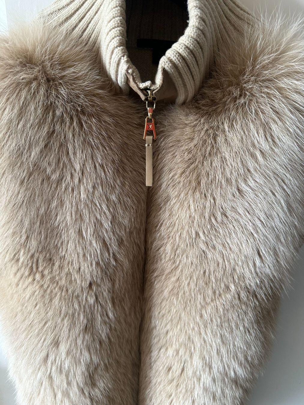 Gilet & Giacche senza maniche: Luxus Winterweste Louis Vuitton Winterweste Fuchspelz – Usato da Genève venduto da Mycollection 5