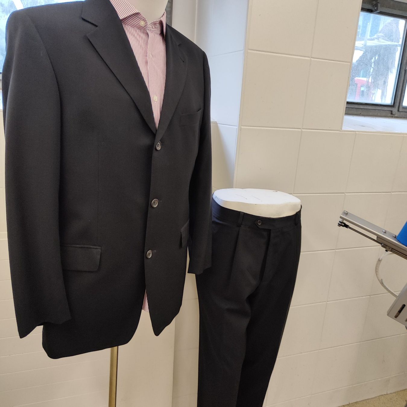 Hugo Boss Completi: herren Boss Anzug GR 50 – Usato da Langnau am Albis venduto da Judithsebi 6