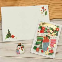 Filigrane Weihnachtskarte mit farbigem Umschlag