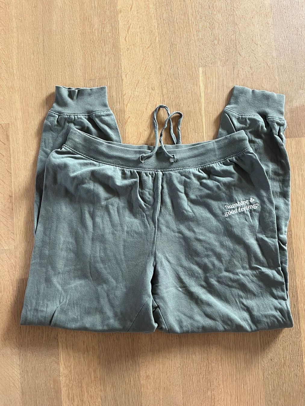 H&M Hosen: Jogginghose/Schlafhose Damen grün – Gebraucht aus Laupen BE von lee_ym6v 3