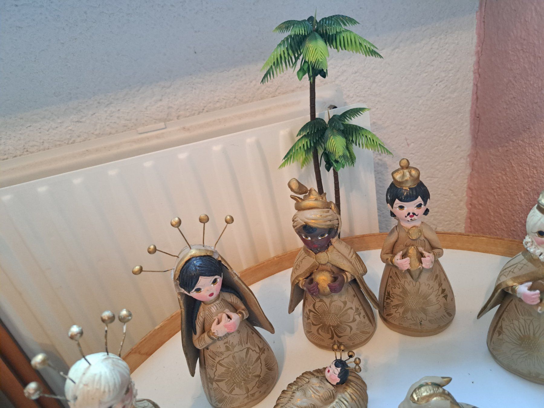 Alle Dekorationen: Krippenfiguren Ton mit Palmen, goldfarben – Gebraucht aus Zufikon von Dysundas 3