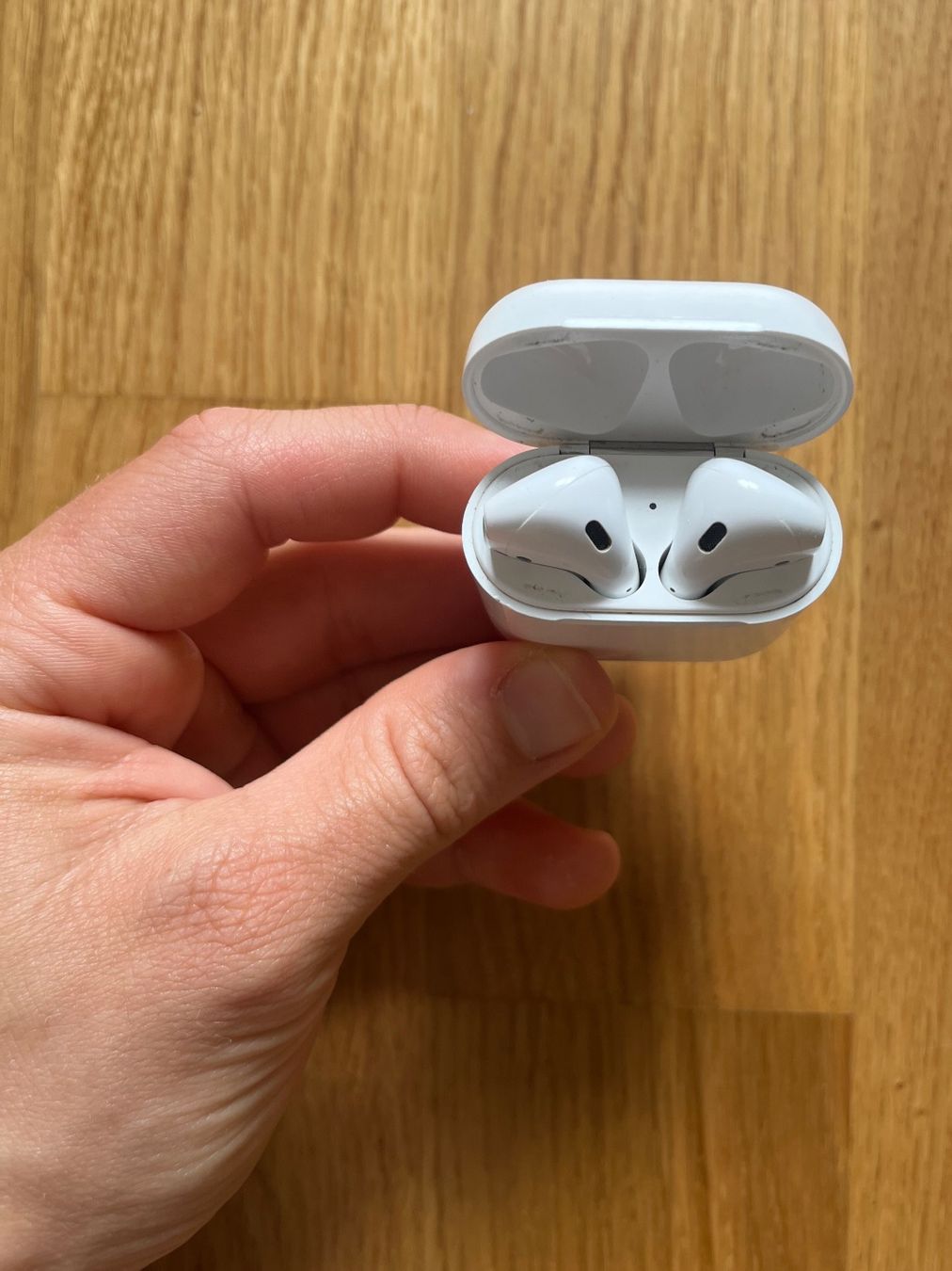 Apple Kopfhörer: AirPods 2. Generation Ladecase mit Kopfhörer – Gebraucht aus Zürich von corinne.nussbaumer20 2