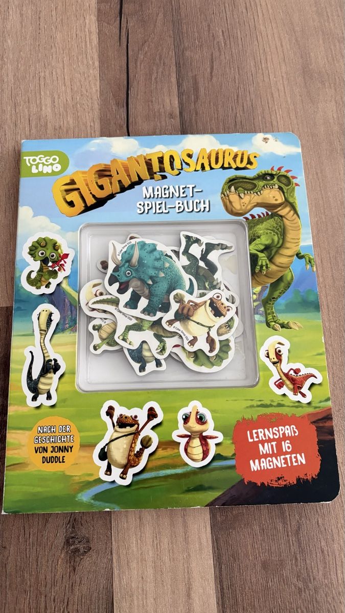 Libri: Gigantosaurus Magnet Spielbuch – Usato da Stäfa venduto da sch_m7kj