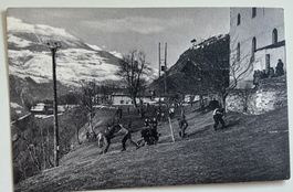 Alte AK Schulbuben beim Hosenlupf