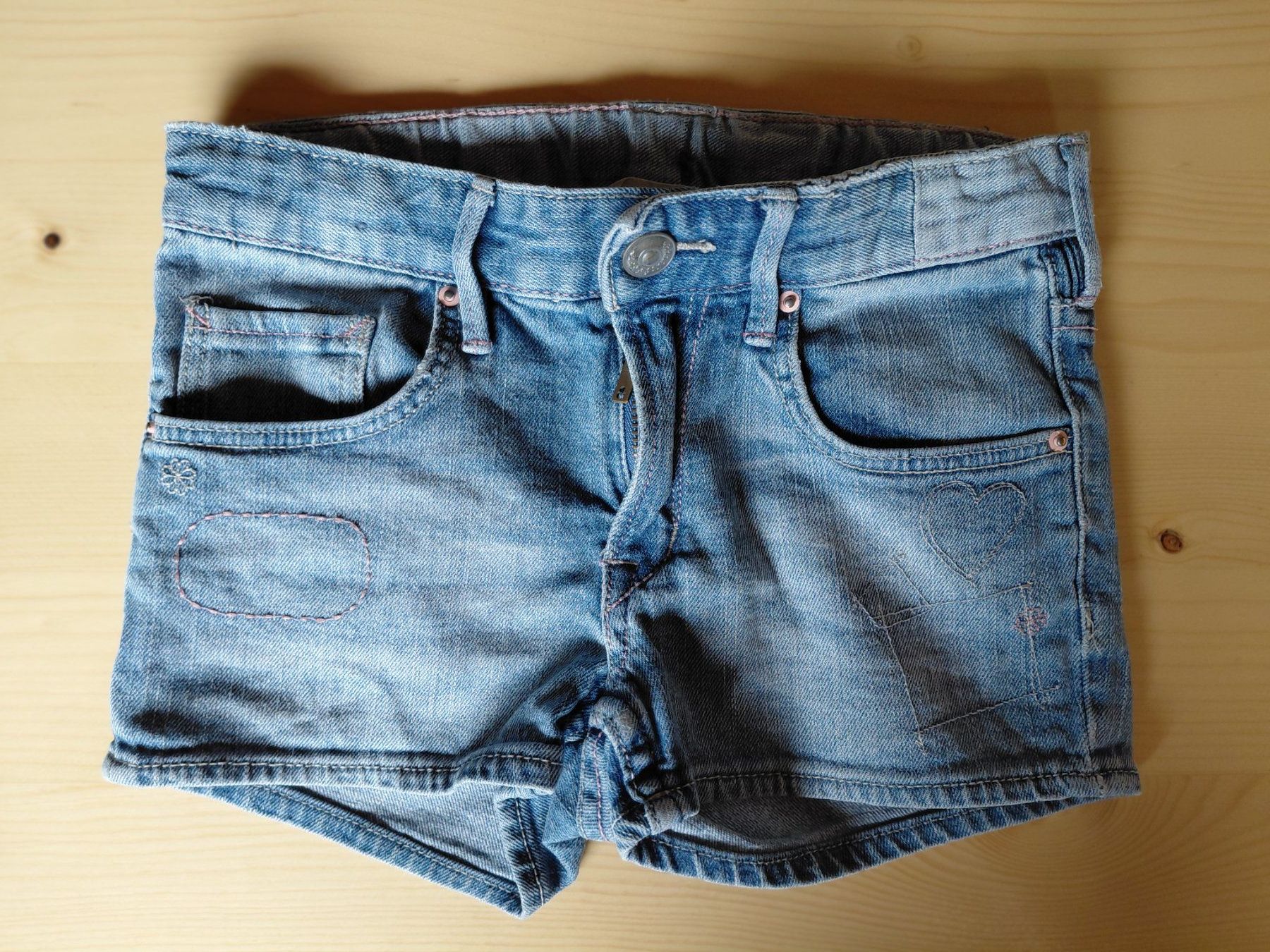 Hosen: Jeans Hot Pants Gr. 128 – Gebraucht aus Turgi von aprilhexxe