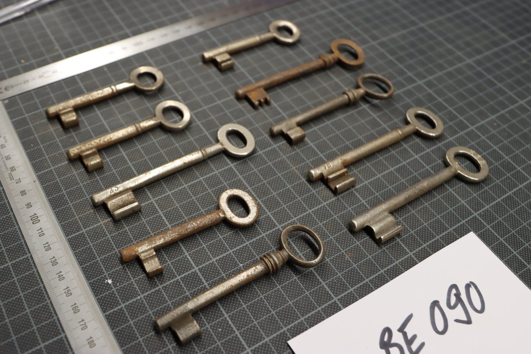 Chiavi: Lot mit 10 antiken Schlüsseln – Usato da Emmetten venduto da Super008 1