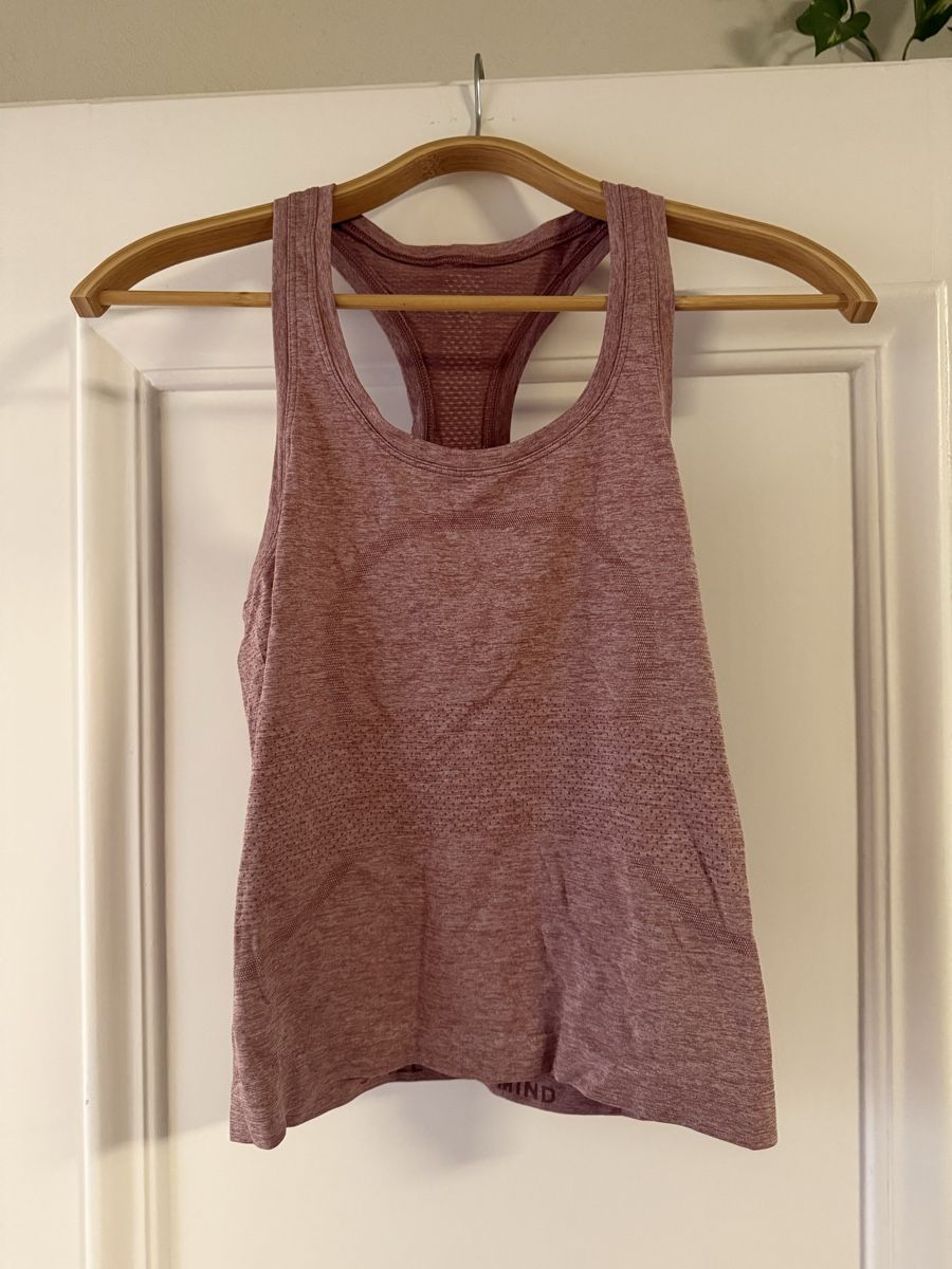 Lululemon Top: Lululemon Swiftly Tech Tank Top Rose Pink – Usato da Zürich venduto da mul_ldm9