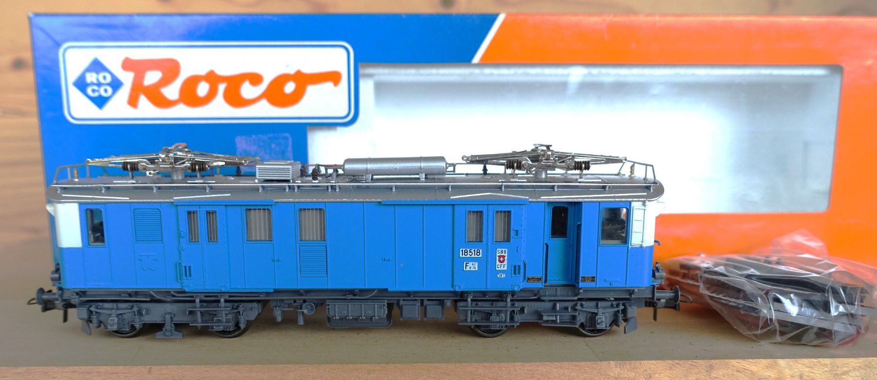 Roco Modellini di ferrovie: SBB-CFF Fe 4/4 - Roco Art. 43631, DC analog. – Usato da Horw venduto da SwissSteamMemories