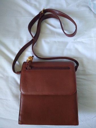 Elegant Leather Shoulder Bag - Timeless Classic