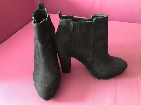 Schwarze Wildlederimitat Stiefeletten mit Absatz, Gr. 37