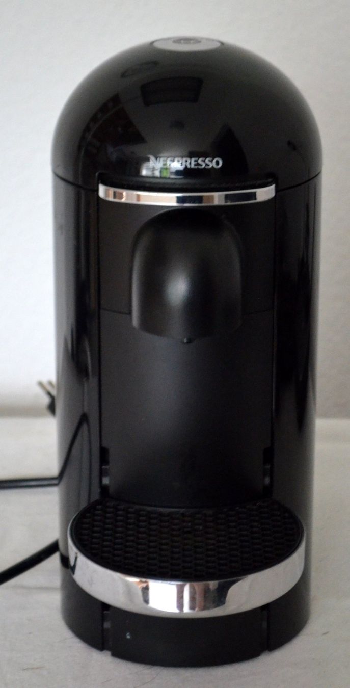 Nespresso Macchine per caffè & Macchine per espresso: Nespresso Vertuo Plus Kaffeemaschine / machine à café – Usato da Collonges venduto da arashee 1