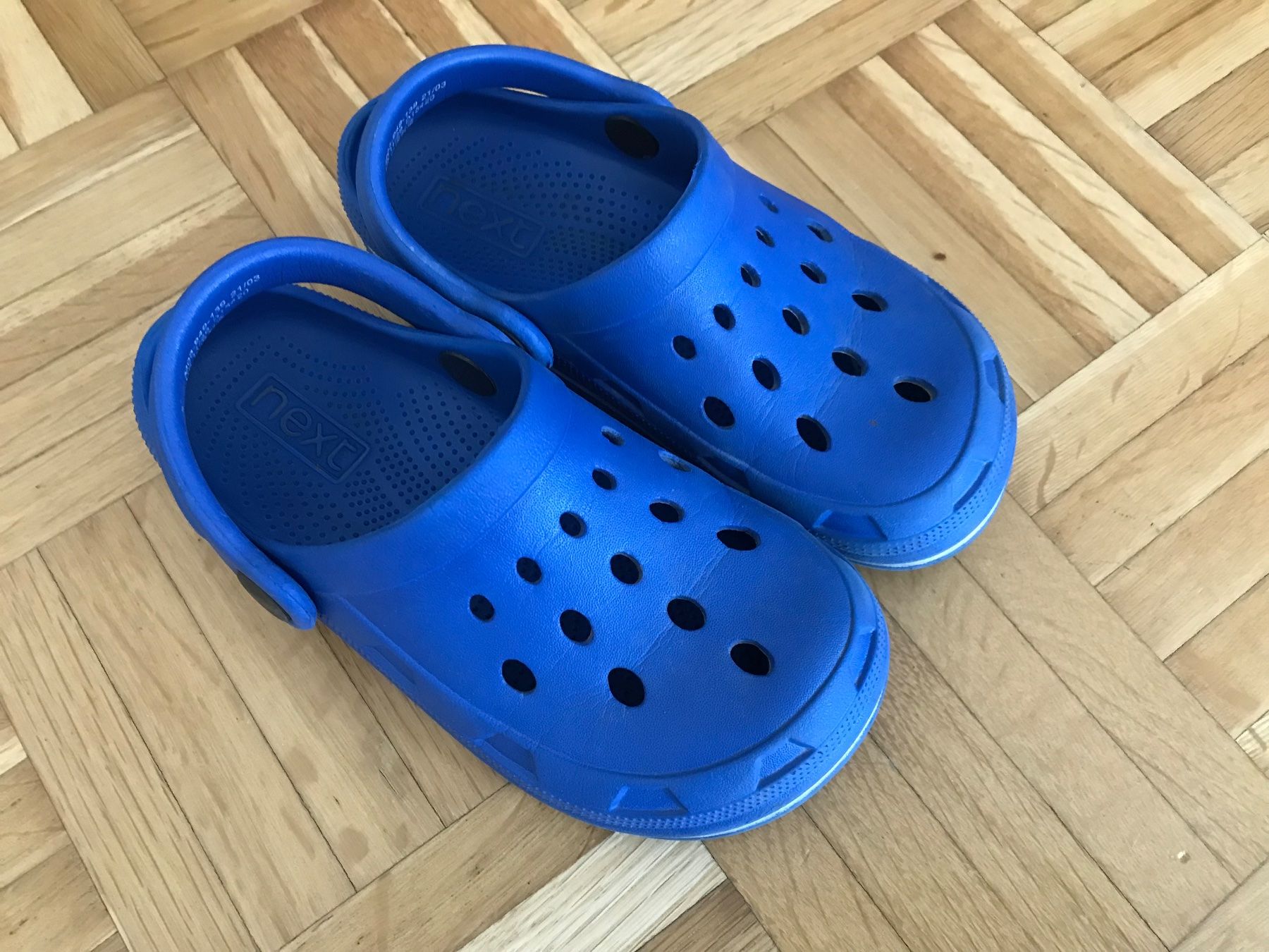 Scarpe per ragazzi: Badeschuhe von Next Grösse 29 blau – Usato da Emmenbrücke venduto da Hathor123 1