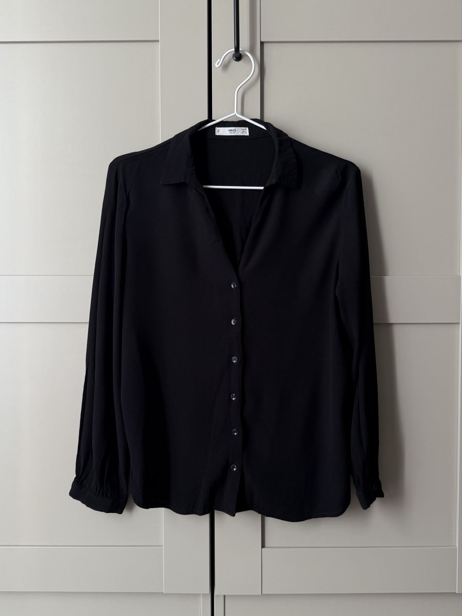 Mango Blusen: Mango Klassische Bluse Schwarz Grösse S 100% Viskose – Gebraucht aus Langnau am Albis von Nataliehershlag 1
