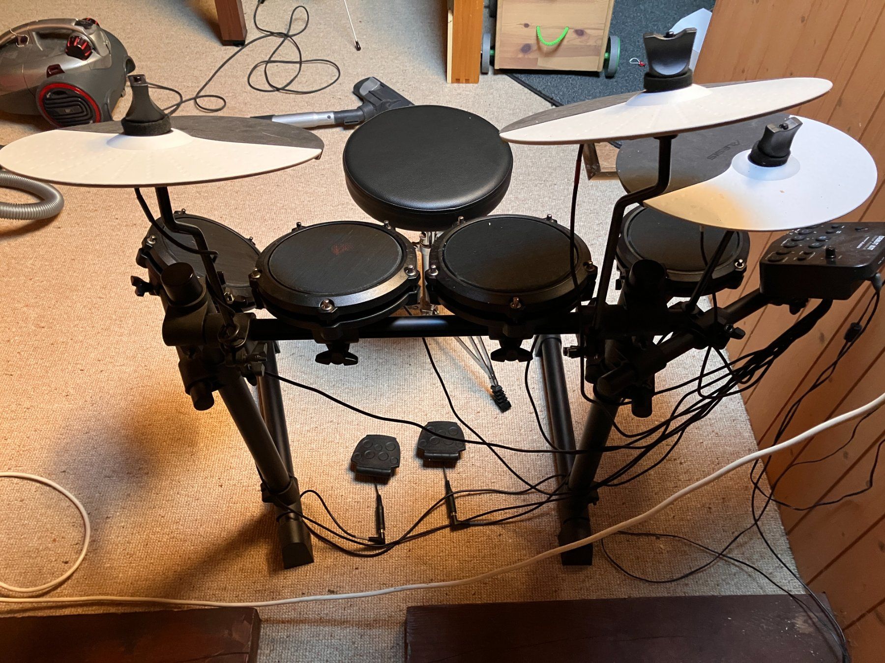Alesis Musikinstrumente: E-drum Schlagzeug E Drum ALESIS Debut Kit – Gebraucht aus Fislisbach von Promo 1