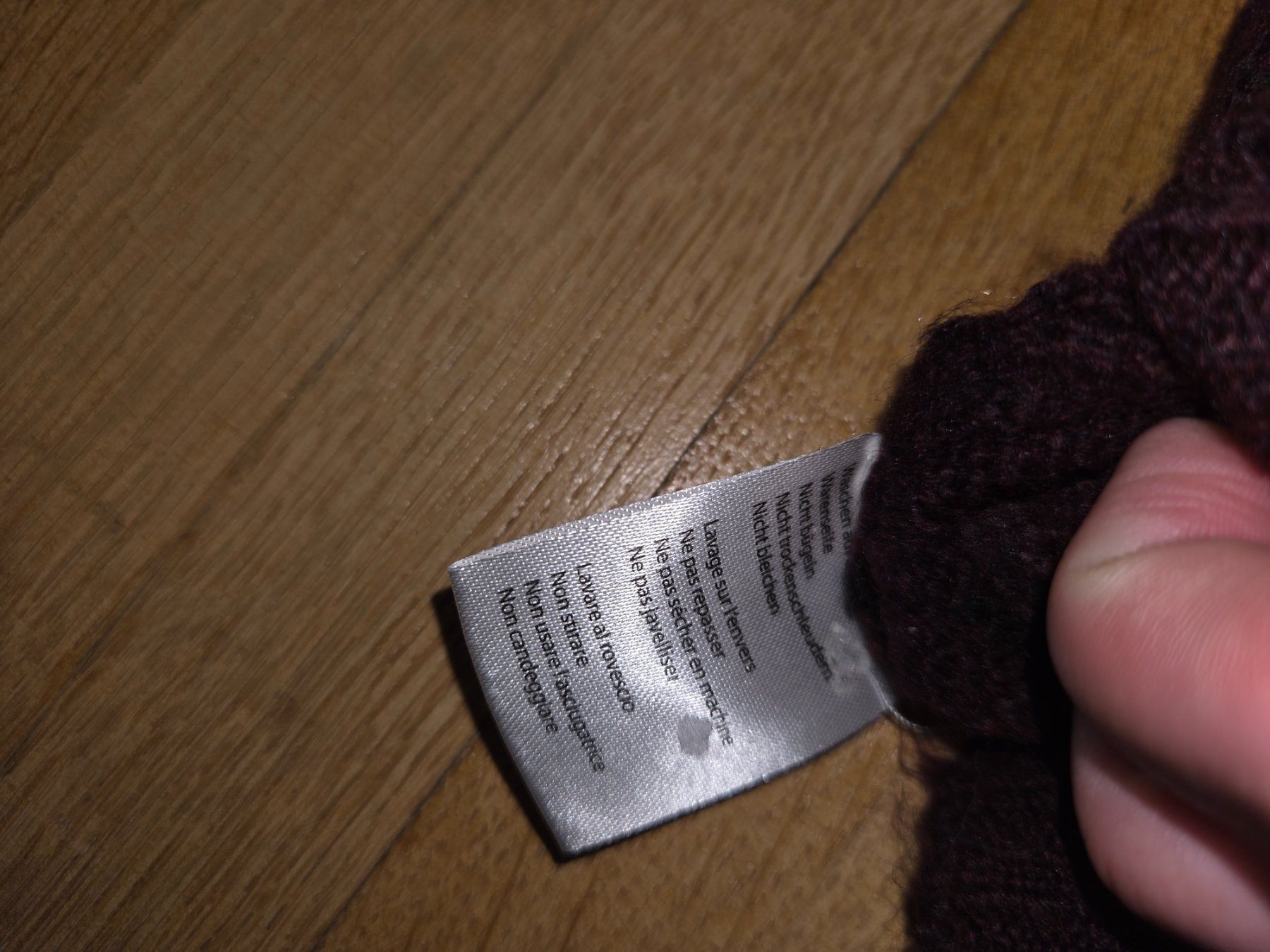 Maglioni & Felpe: Winter-Pullover viollet, schware Punkte, Grösse M, neuwertig – Nuovo e nell'imballaggio originale da Dällikon venduto da sar_ds78 2
