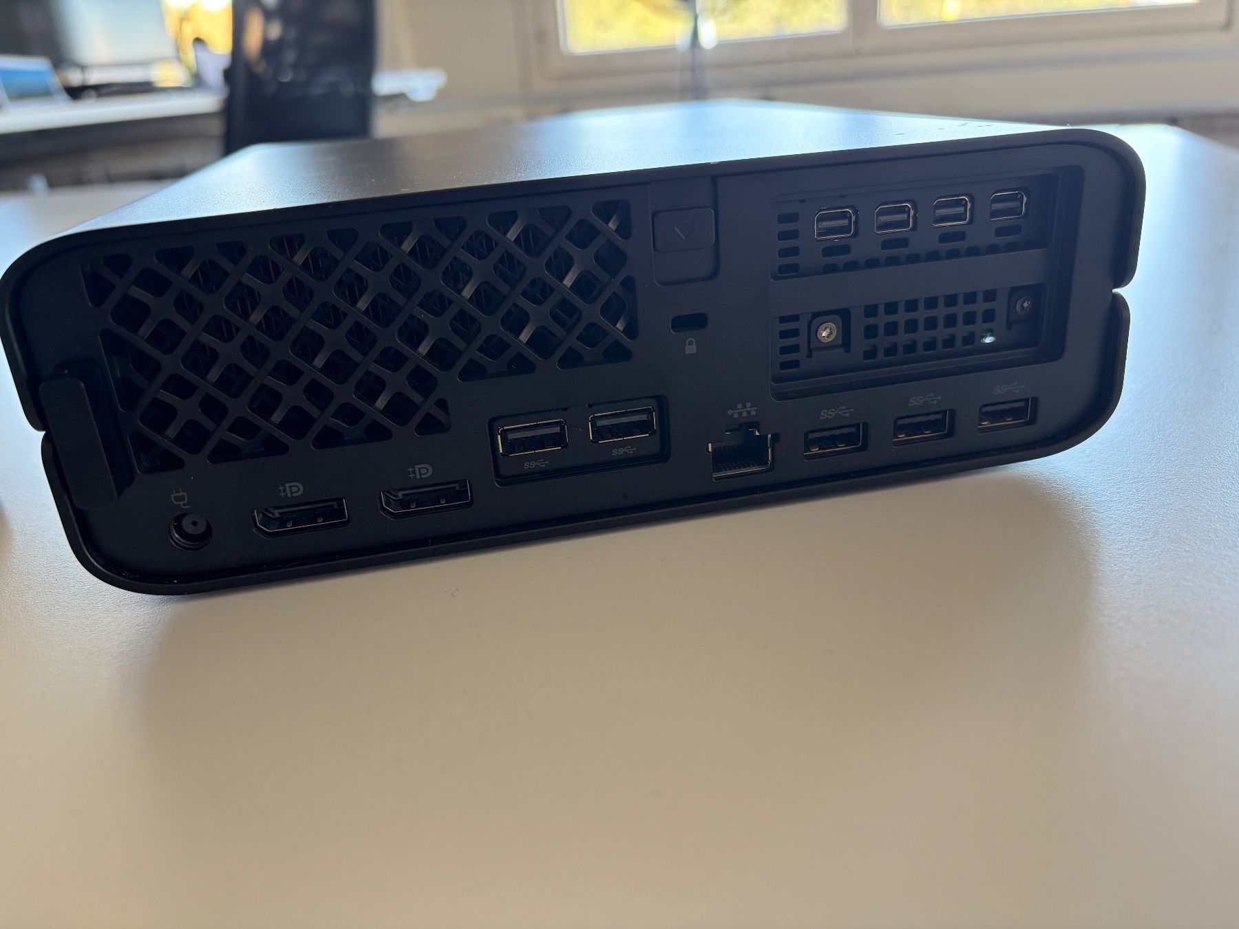 Hewlett Packard PC: HP Z2 Mini G9 Workstation Desktop PC – Usato da Spiez venduto da Kusi2469 3
