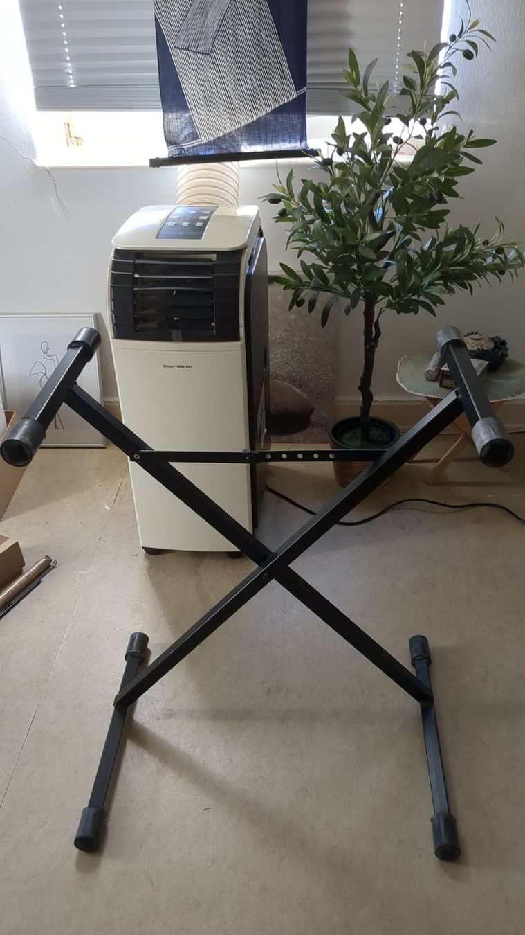 Supporti per strumenti musicali & leggii: Keyboardständer – Usato da Basel venduto da haferkleie 1