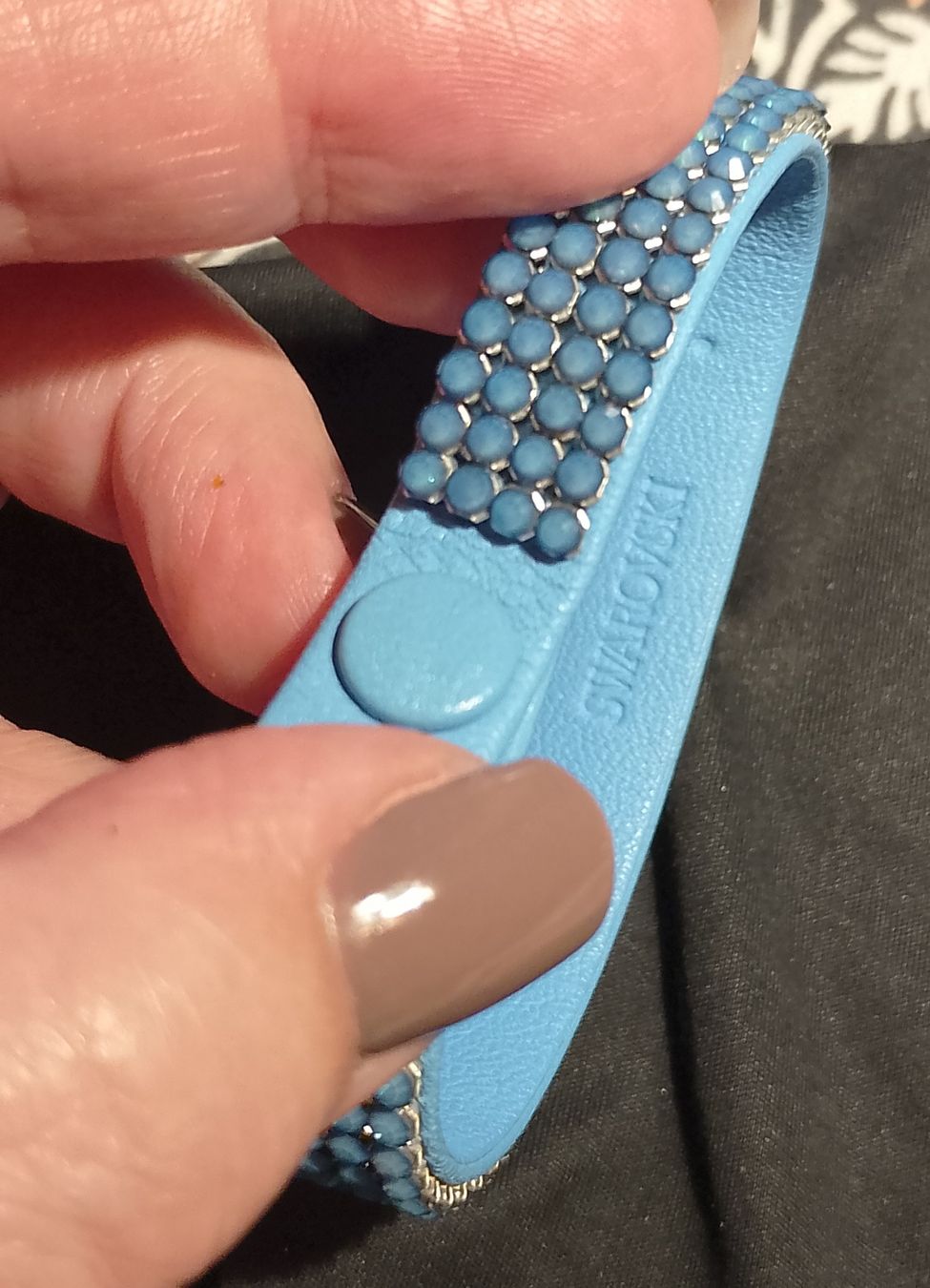 Swarovski Bracelets: Swarovski Armband hellblau Leder  – Neuf (Voir description) à Therwil par col_m6rx 6