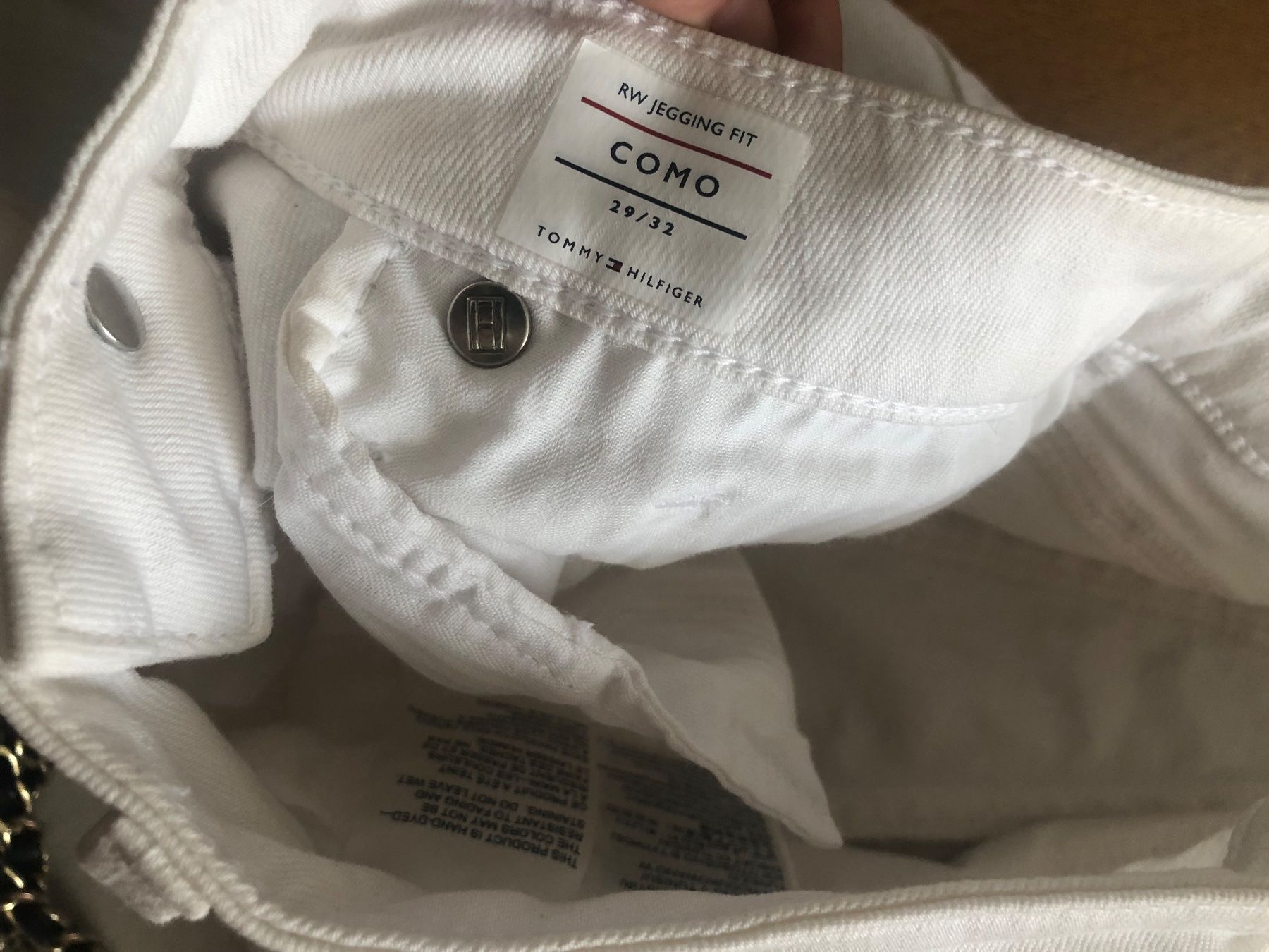 Tommy Hilfiger Jeans: Tommy Hilfiger Jeans – Nuovo (secondo la descrizione) da Pfaffhausen venduto da Klaras_second_hand 6