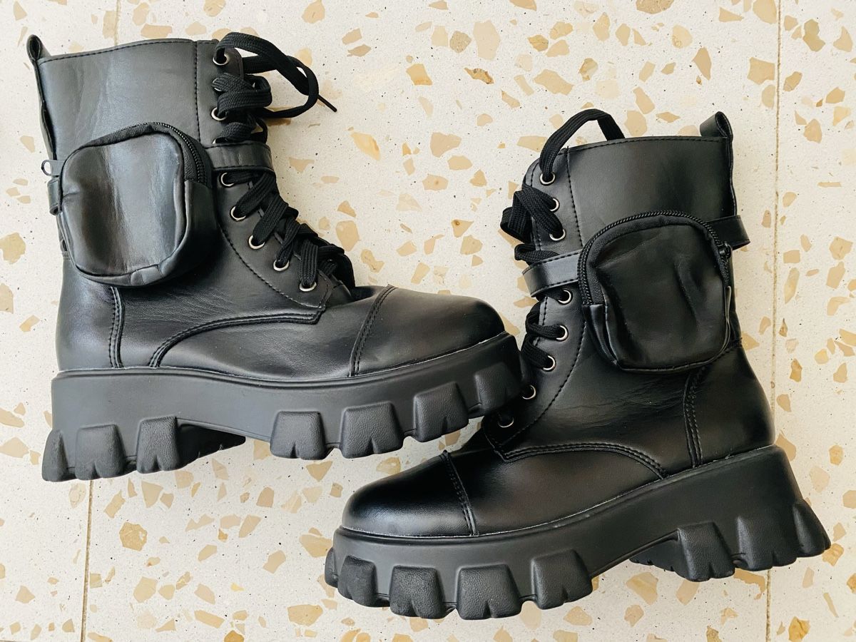 Bershka Scarpe da donna: Bottines noires avec pochettes – Usato da Lausanne venduto da Ana_Agelina17 1