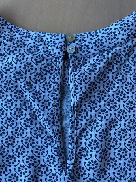 Esprit Camicette: Bluse mit Muster, Grösse 42 - Top Zustand! – Usato da Ergisch venduto da July64 2