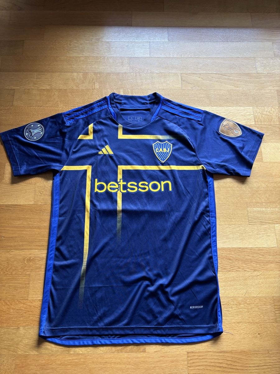 Adidas Canottiere & Pantaloni: Fussballtrikot Boca Juniors mit Cavani 10  – Usato da Winterthur venduto da Domihofmann