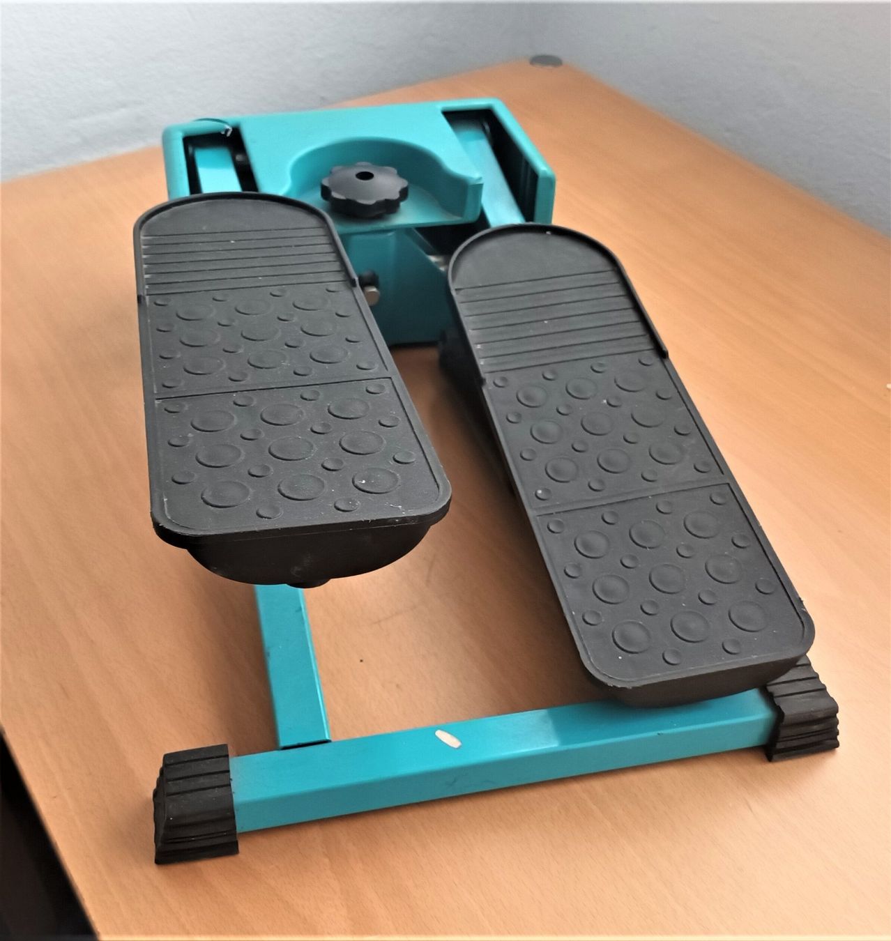 Hometrainer: Kompakter Mini-Stepper (Hydraulik-Stepper) für das Heimtrain – Gebraucht aus Vaduz von Bergtiger